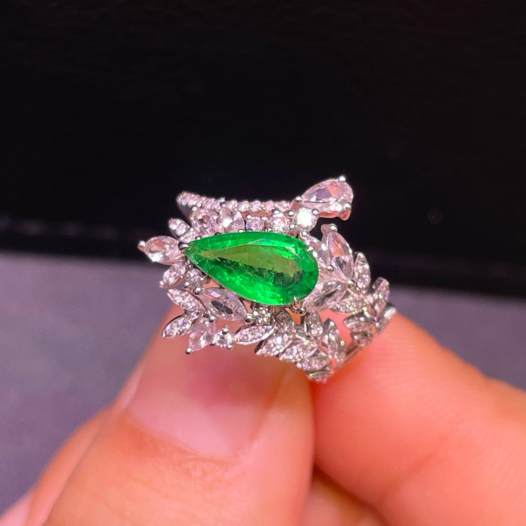 14k Gold 1.45 Ct Natural Emerald & Diamond Ring - 6