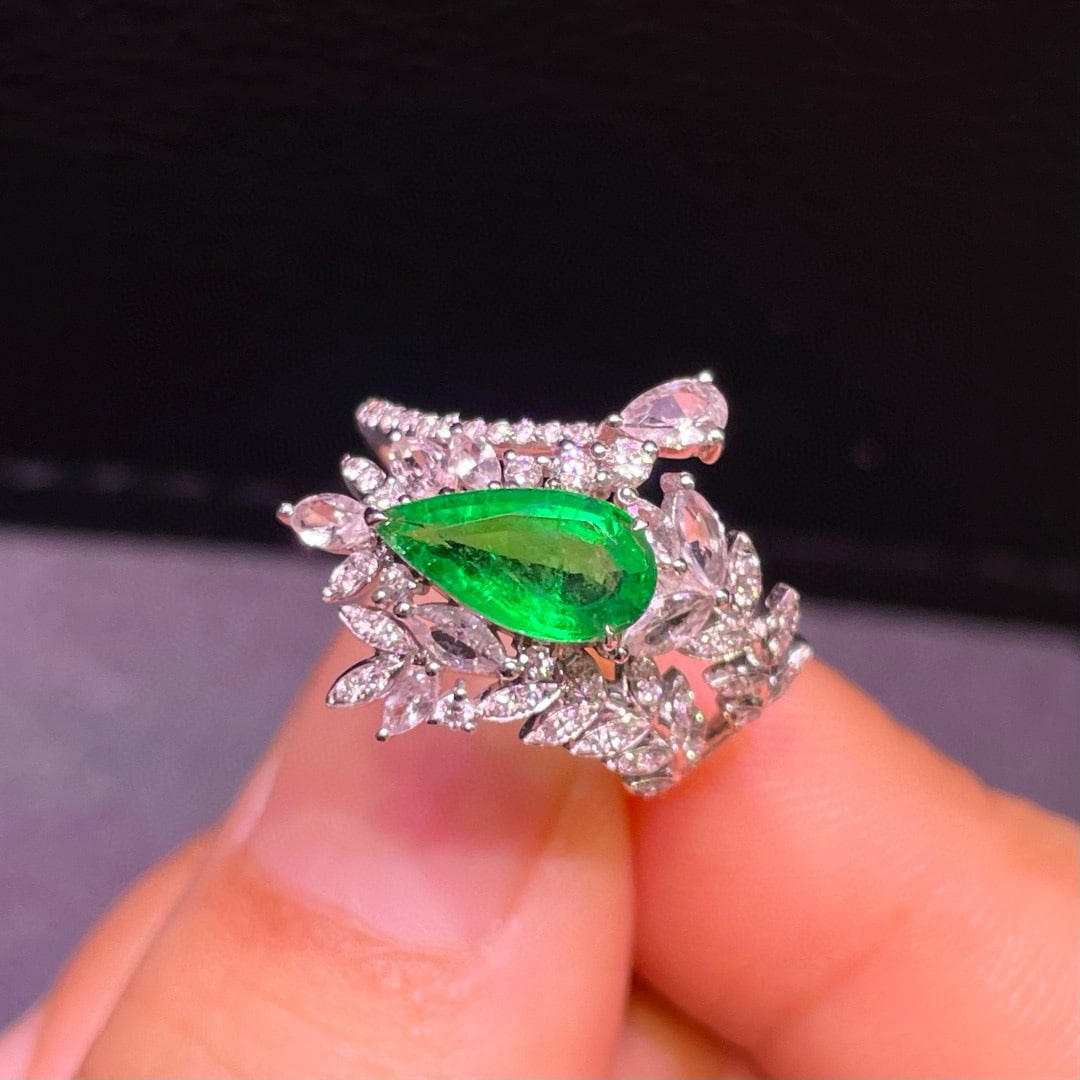 14k Gold 1.45 Ct Natural Emerald & Diamond Ring - 7