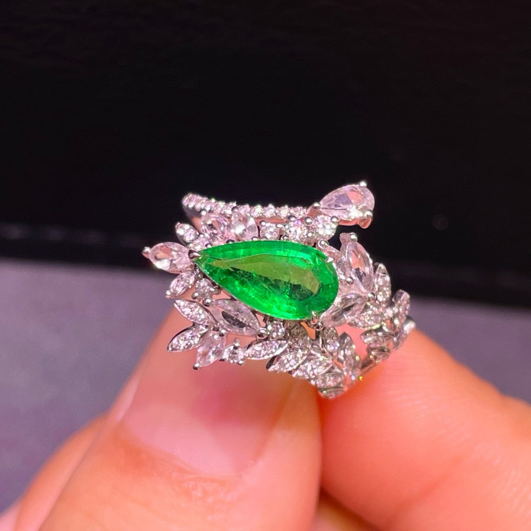 14k Gold 1.45 Ct Natural Emerald & Diamond Ring - 8