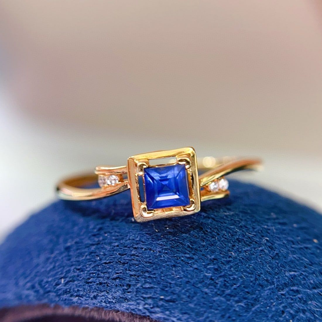 14k Gold 0.35 Ct Natural Sapphire & Diamond Ring: Ref:231066409 // gold content:14k gold // ring size:7. 25us // // main gemstone:sapphire // shape:square // carat weight:0. 35ct // color:blue // treatment:natural // // adjacent gemstone 2 : diamond 