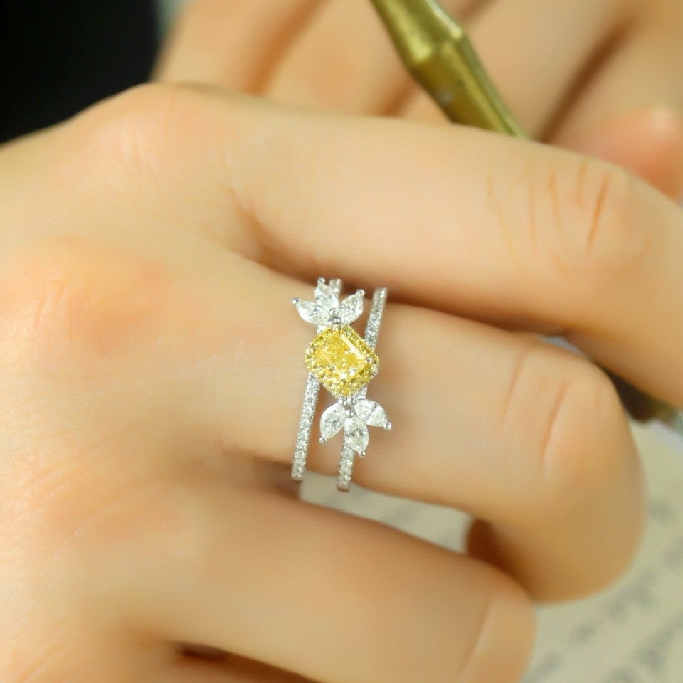 14k Gold 0.89 Ctw Natural Yellow Diamond & Diamond Ring - 4