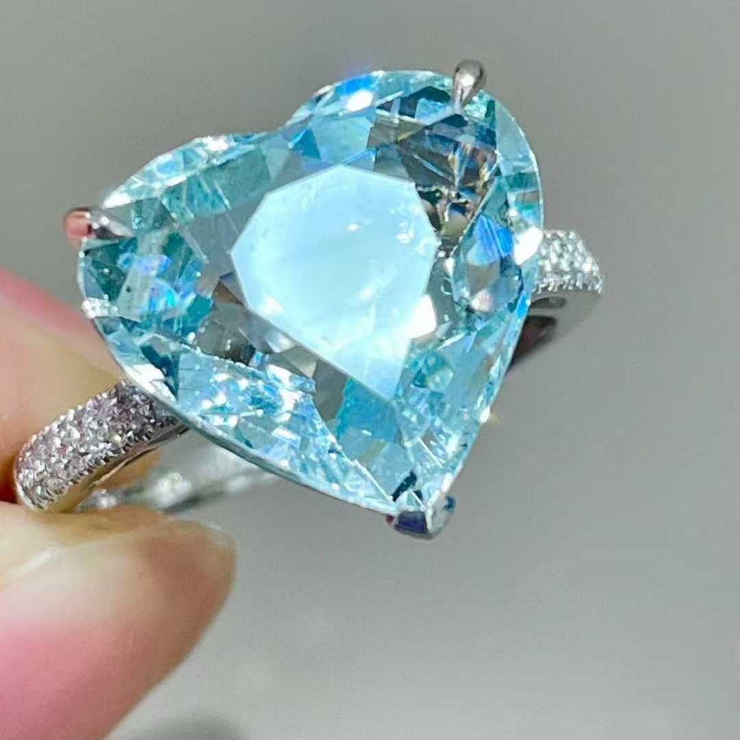 14k Gold 6.8 Ct Natural Aquamarine & Diamond Ring - 2