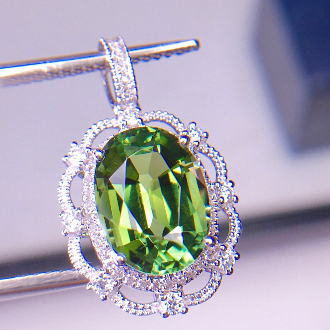 14k Gold 3.6 Ct Natural Tourmaline & Diamond Pendant( Without Chain ): Ref:231067053 // gold content:14k gold // main gemstone:tourmaline // shape:oval // carat weight:3. 6ct // color:green // treatment:natural // // adjacent gemstone 2 : diamond // shape:round //