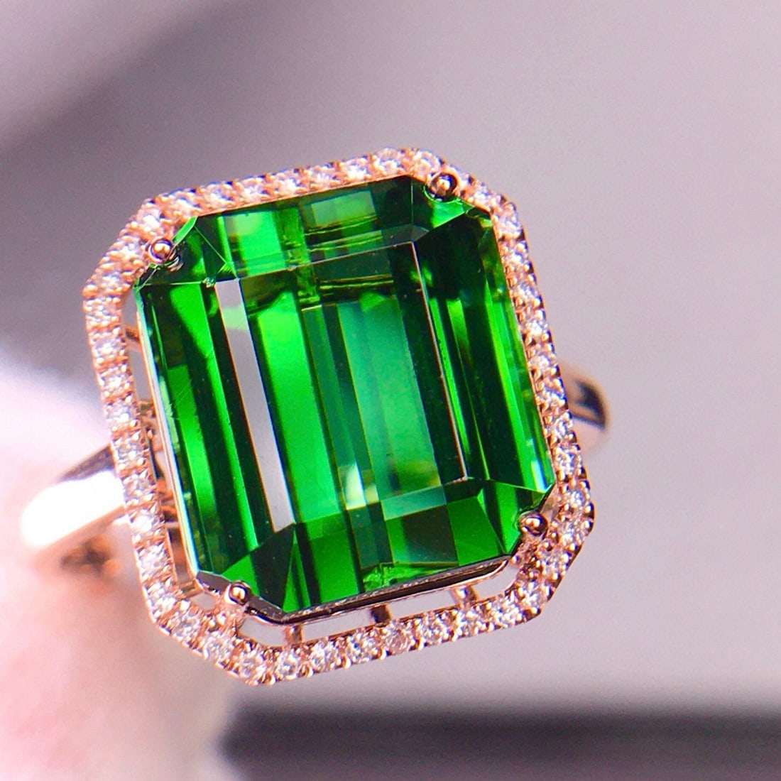 14k Gold 7.28 Ct Natural Tourmaline & Diamond Ring: Ref:231067092 // gold content:14k gold // ring size:7. 25 us // // main gemstone:tourmaline // shape:octagonal // carat weight:7. 28ct // color:green // treatment:natural // // adjacent gemstone 2 :