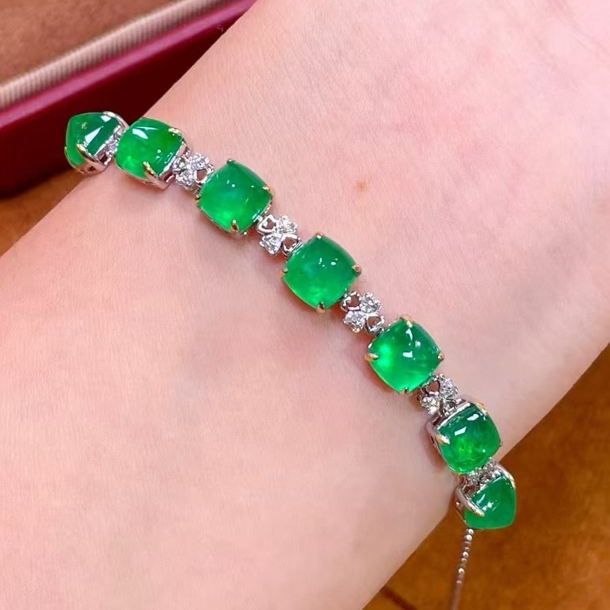 14k Gold 7.71 Ct Vivid Green Natural Emerald & Diamond Bracelet - 4