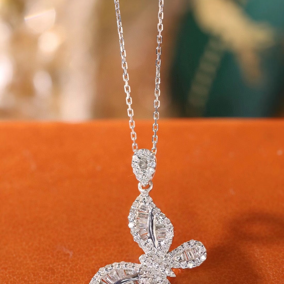14k Gold 0.5 Ct Natural H Diamond & Butterfly Necklace: Ref:231067159 // gold content:14k gold // main gemstone:diamond // shape:multiple // carat weight:0. 5ct // clarity grade:vs-si // color:h // treatment:natural // Condition: New Low Estimate: 2200.00