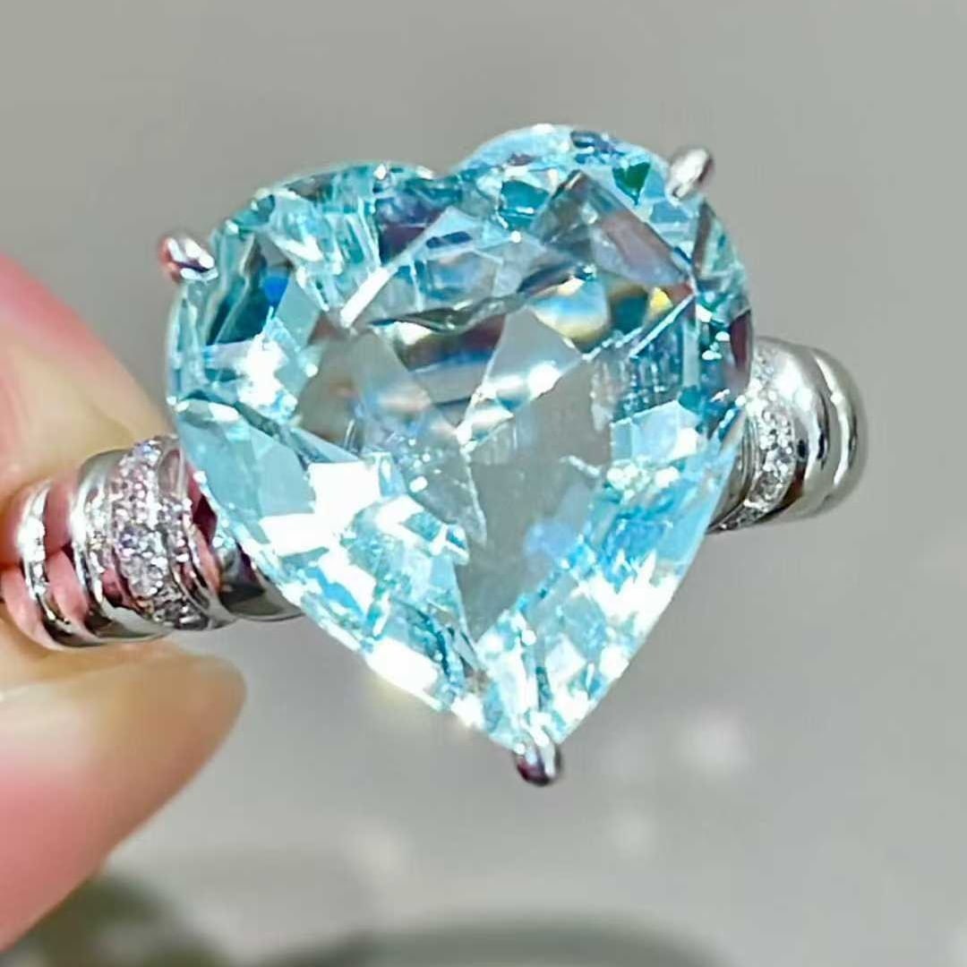 14k Gold 5.08 Ct Natural Aquamarine & Diamond Ring: Ref:231067165 // gold content:14k gold // ring size:7. 25us // // main gemstone:aquamarine // shape:heart // carat weight:5. 08ct // color:blue // treatment:natural // // adjacent gemstone 2 :