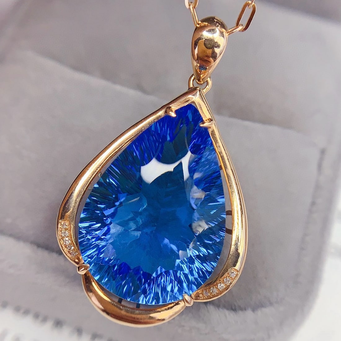 14k Gold 21 Ct Natural Topaz & Diamond Pendant( Without Chain ) - 4