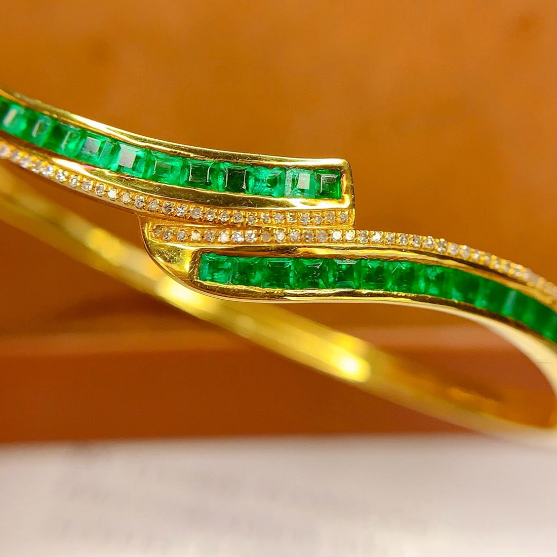 14k Gold 4 Ct Vivid Green Natural Emerald & Diamond Bangle - 3