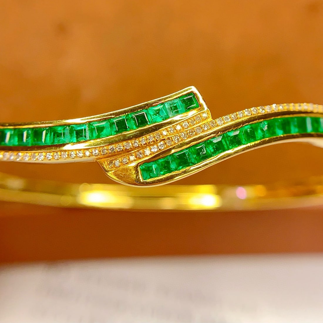 14k Gold 4 Ct Vivid Green Natural Emerald & Diamond Bangle - 4