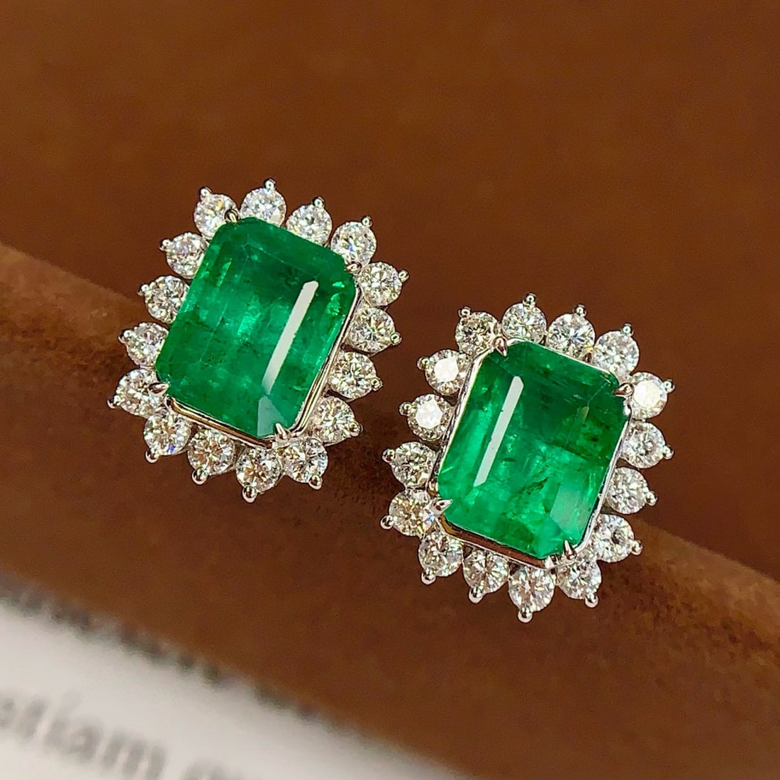 14k Gold 2.76 Ct Vivid Green Natural Emerald & Diamond Earrings - 3