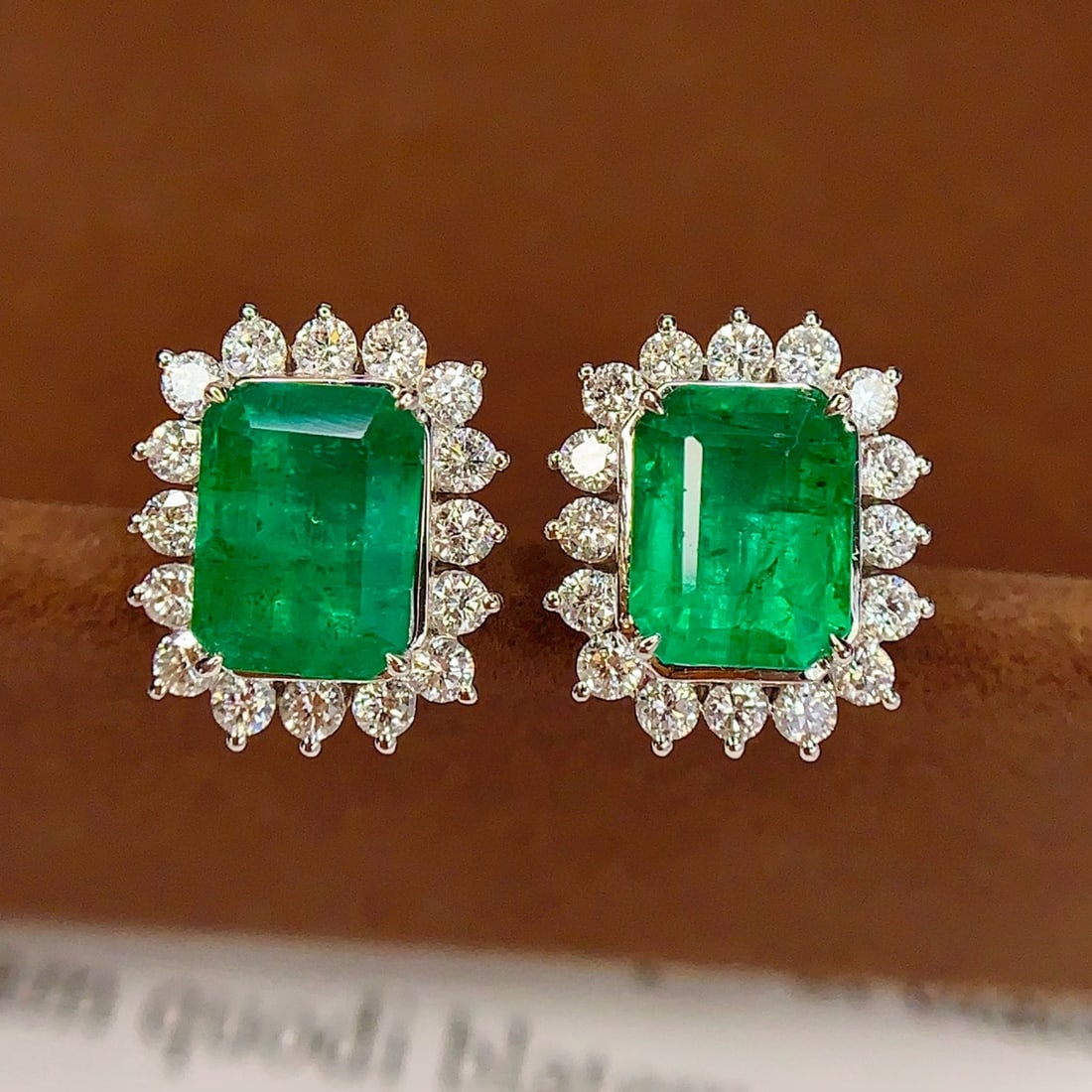 14k Gold 2.76 Ct Vivid Green Natural Emerald & Diamond Earrings - 4
