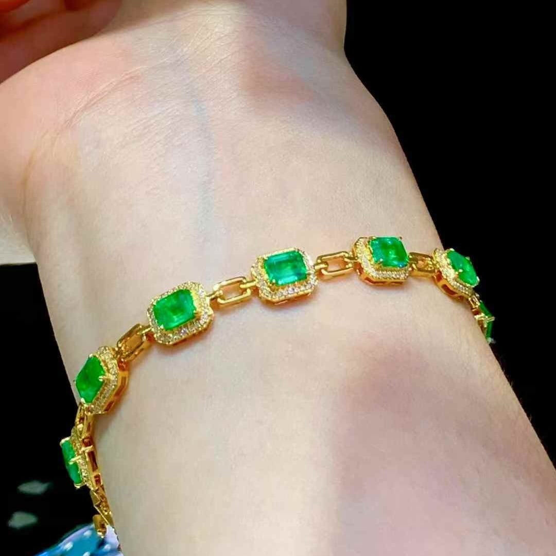 14k Gold 8.2 Ct Vivid Green Natural Emerald & Diamond Bracelet - 3