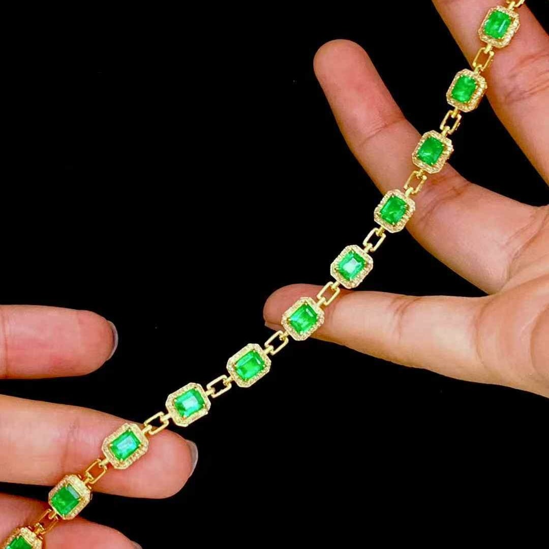 14k Gold 8.2 Ct Vivid Green Natural Emerald & Diamond Bracelet - 6
