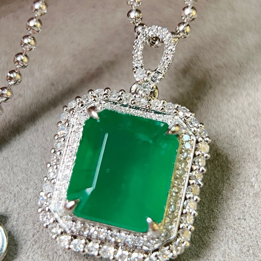 14k Gold 5.42 Ctw Vivid Green Natural Emerald & Diamond Pendant( Without Chain ) - 2