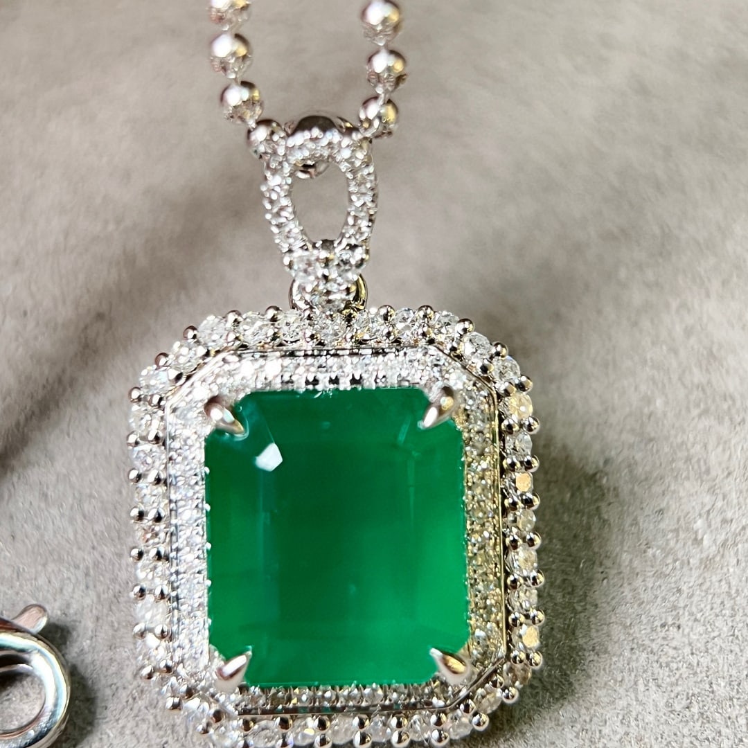14k Gold 5.42 Ctw Vivid Green Natural Emerald & Diamond Pendant( Without Chain ) - 3