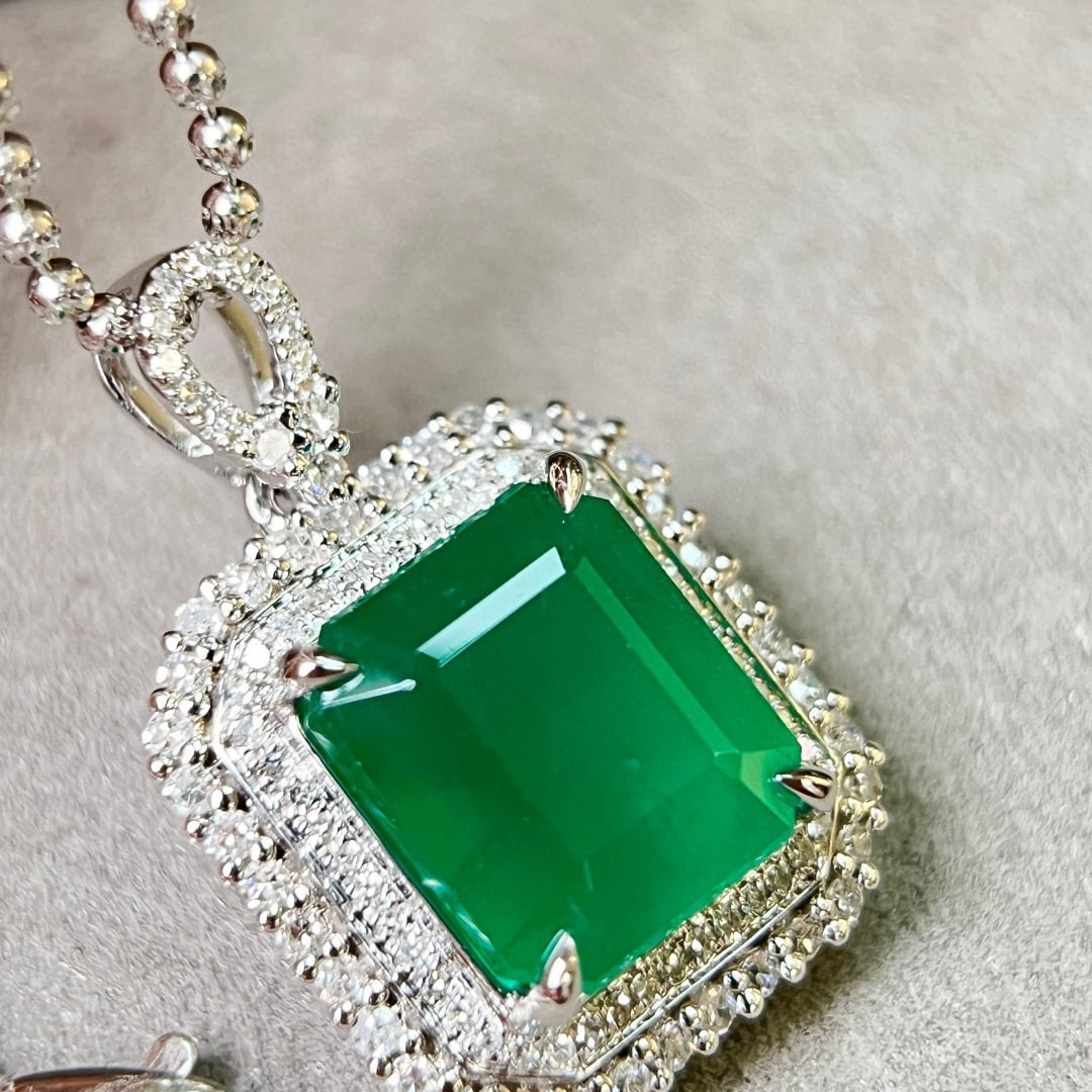 14k Gold 5.42 Ctw Vivid Green Natural Emerald & Diamond Pendant( Without Chain ) - 4