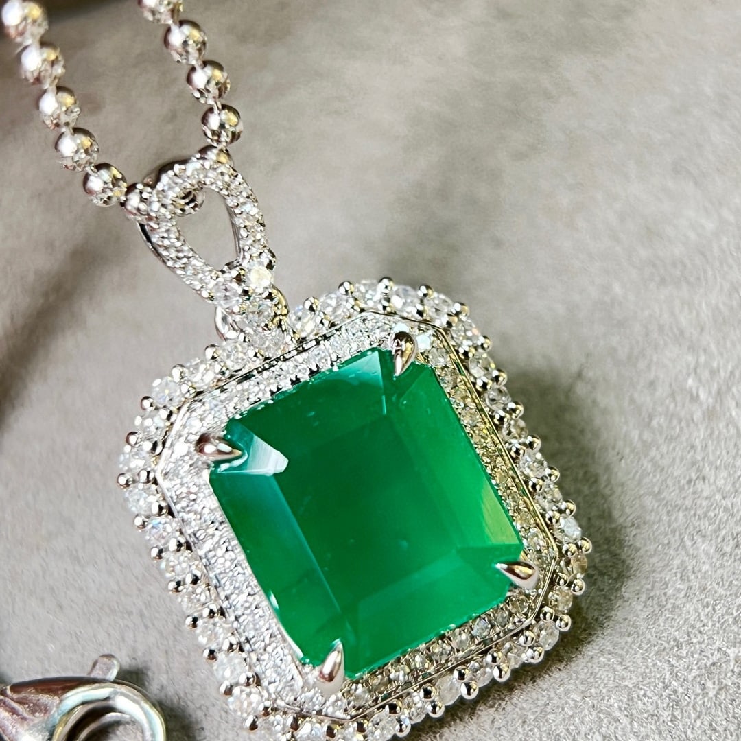 14k Gold 5.42 Ctw Vivid Green Natural Emerald & Diamond Pendant( Without Chain ) - 6