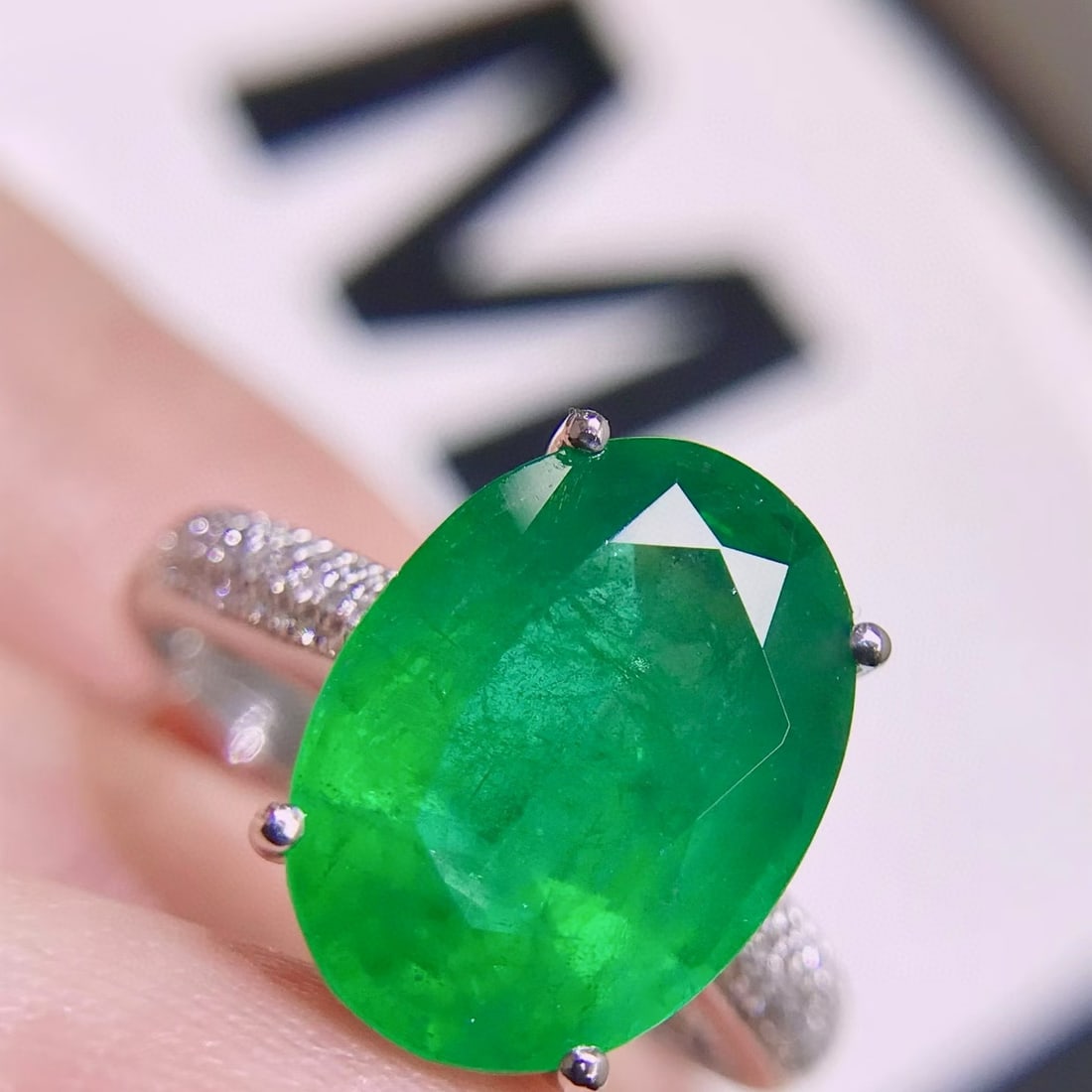 14k Gold 4.4 Ct Vivid Green Natural Emerald & Diamond Ring - 3