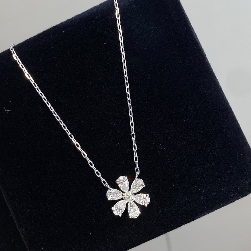 14k Gold 0.50 Ct Natural H Diamond Necklace: Ref:231068042 // gold content:14k gold // main gemstone:diamond // shape:multiply // carat weight:0. 50ct // clarity grade:vs-si // color:h // treatment:natural // Condition: New Low Estimate: