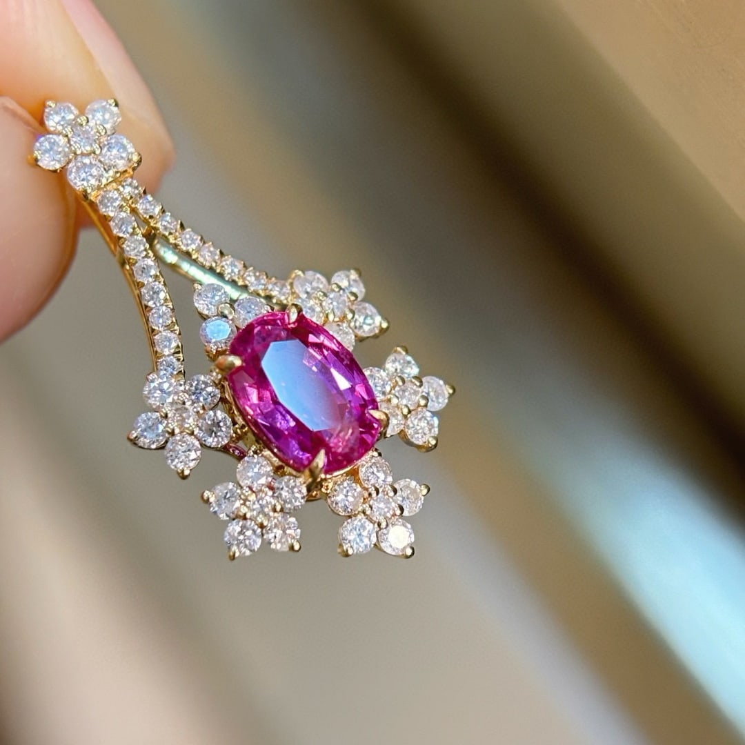 14k Gold 0.82 Ct Natural Sapphire & Diamond Pendant( Without Chain ): Ref:231068043 // gold content:14k gold // main gemstone:sapphire // shape:oval // carat weight:0. 82ct // color:pink // treatment:natural // // adjacent gemstone 2 : diamond // shape:round // clarity
