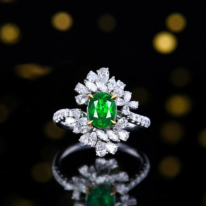 14k Gold 2.34 Ctw Vivid Green Natural Emerald & Diamond Ring: Ref:231068062 // gold content:14k gold // ring size:7. 25us // // main gemstone:emerald // shape:oval // carat weight:1. 14ct // color:vivid green // treatment:natural // // adjacent gemstone 2 : diam