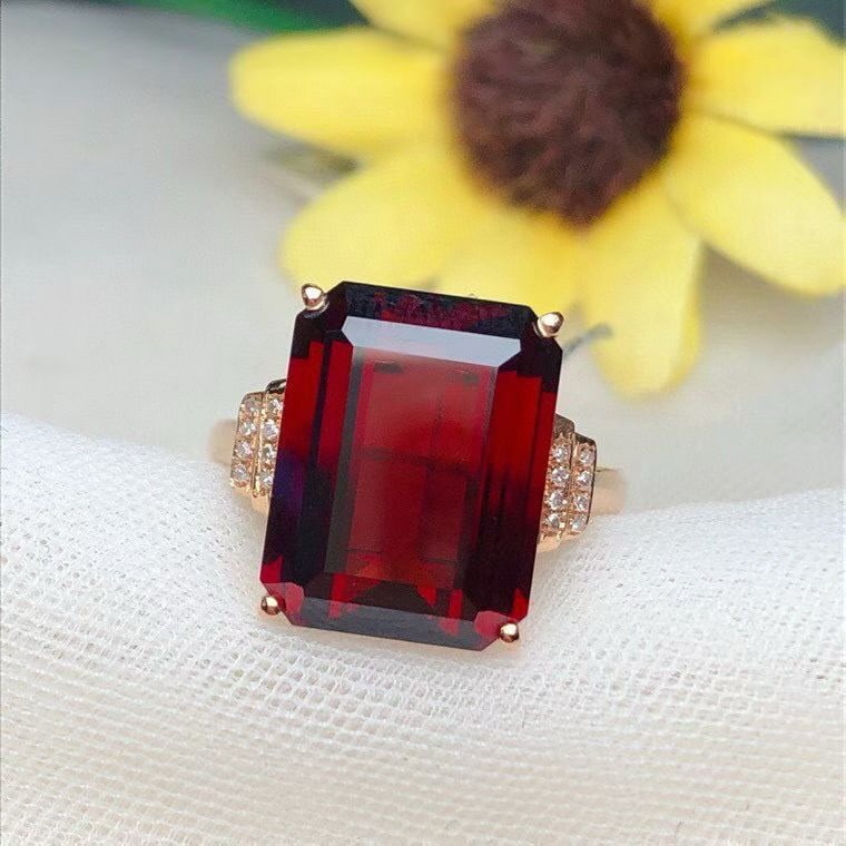 14k Gold 12.03 Ct Natural Garnet & Diamond Ring - 2