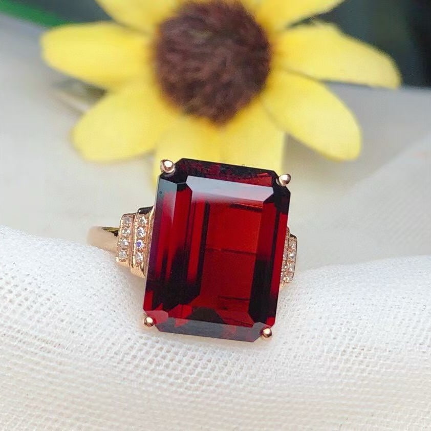 14k Gold 12.03 Ct Natural Garnet & Diamond Ring - 3