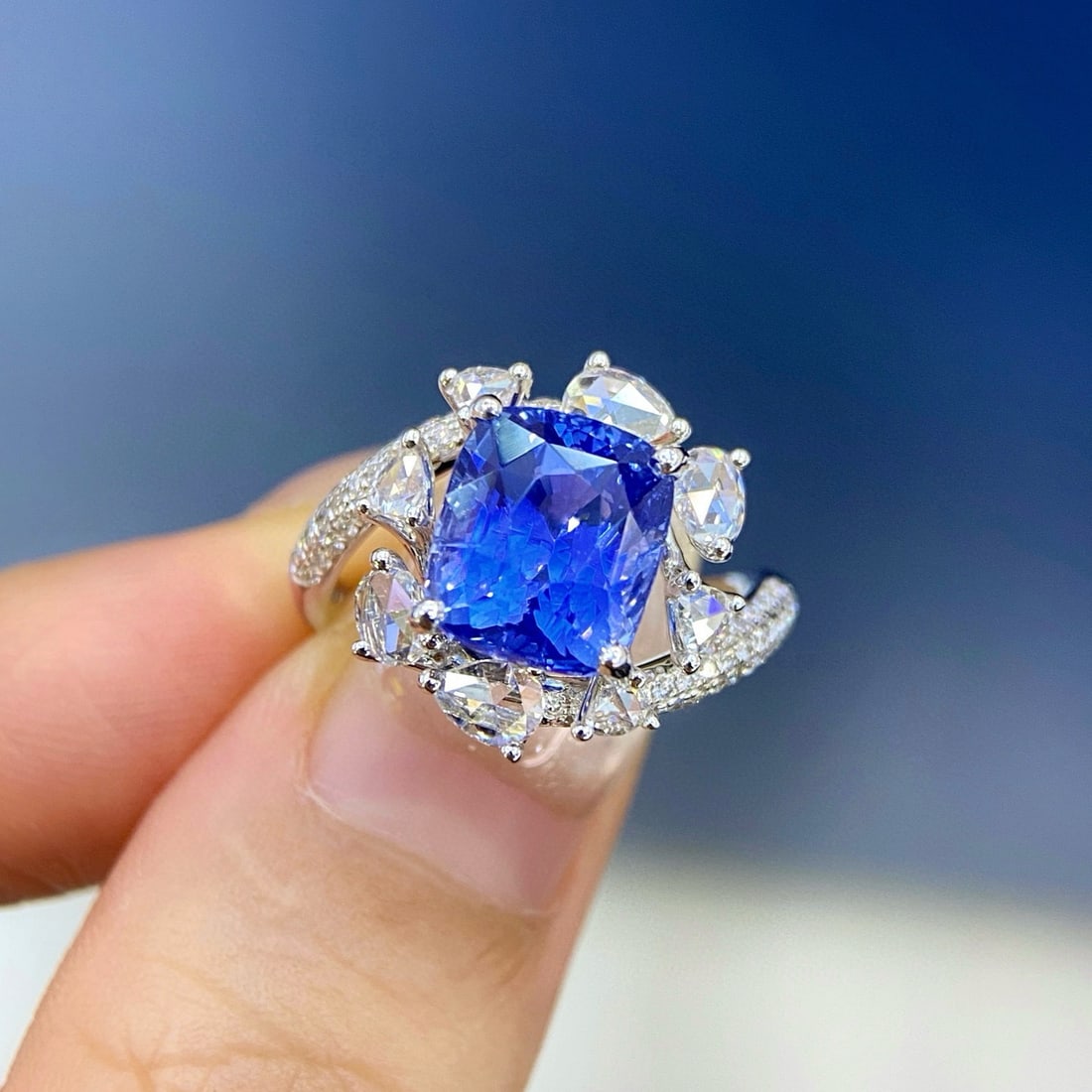 14k Gold 4.73 Ctw Natural Sapphire & Diamond Ring - 2