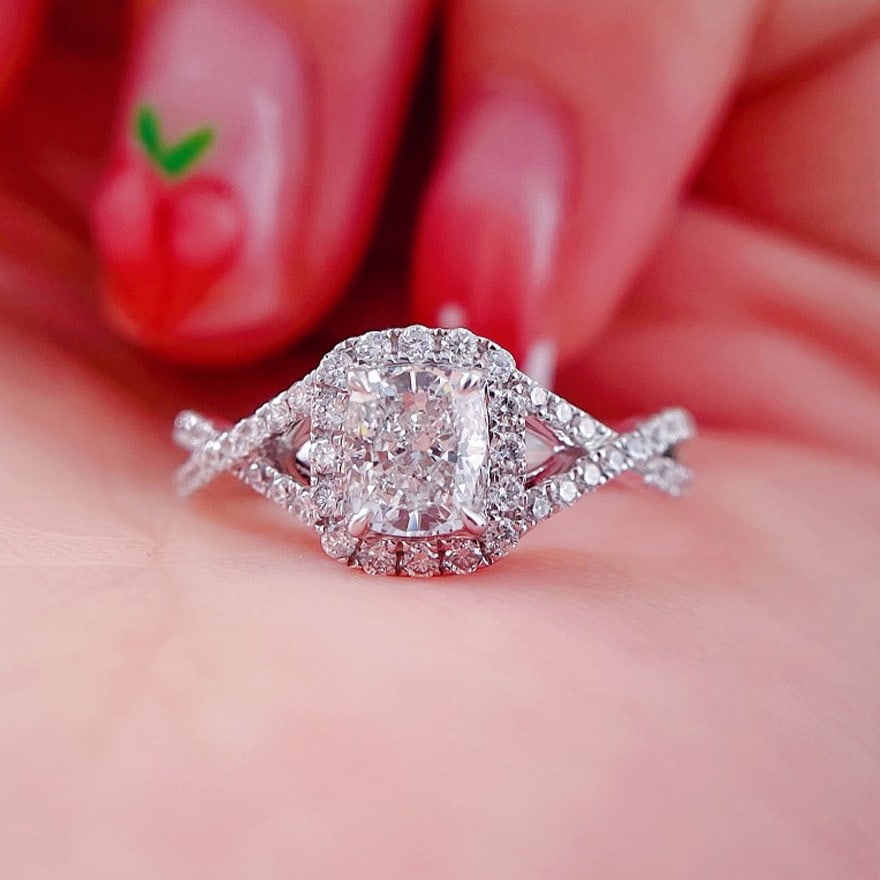 Gia Certified 14k Gold 0.61 Ct Natural F Vs1 Cushion Diamond Ring: Ref:231068106 // gold content:14k gold // ring size:7. 25us // // main gemstone:diamond // certified:gia // shape:cushion // carat weight:0. 61ct // clarity grade:vs1 // color:f // treatment:natural