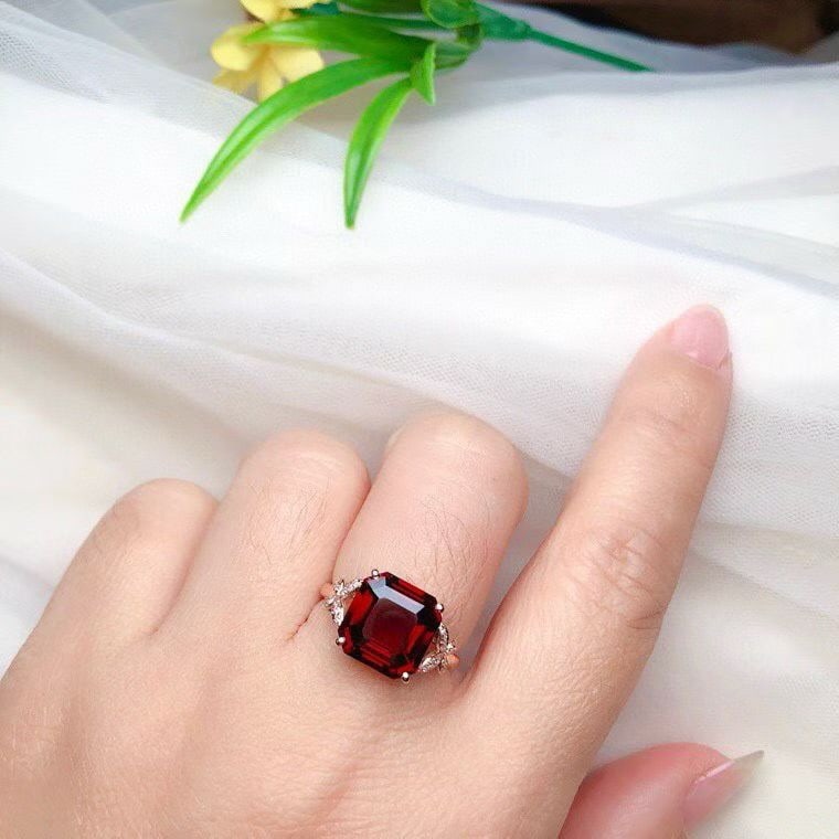 14k Gold 5.00 Ct Natural Garnet & Diamond Ring - 4
