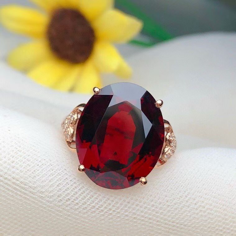 14k Gold 13.80 Ct Natural Garnet & Diamond Ring - 2