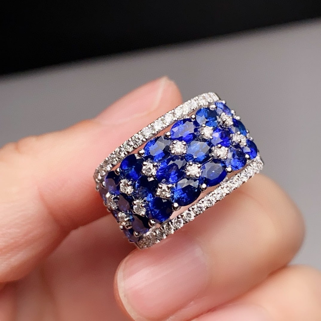 14k Gold 5.03 Ctw Natural Sapphire & Diamond Ring: Ref:231068152 // gold content:14k gold // ring size:7. 25us // // main gemstone:sapphire // shape:oval // carat weight:4. 41ct // color:blue // treatment:natural // // adjacent gemstone 2 : diamond