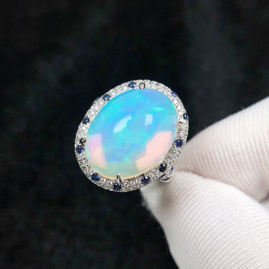 14k Gold 6.40 Ctw Natural Opal & Diamond Ring: Ref:231068176 // gold content:14k gold // ring size:7. 25us // // main gemstone:opal // shape:oval // carat weight:6. 12ct // color:white // treatment:natural // // adjacent gemstone 2 : diamond // sh