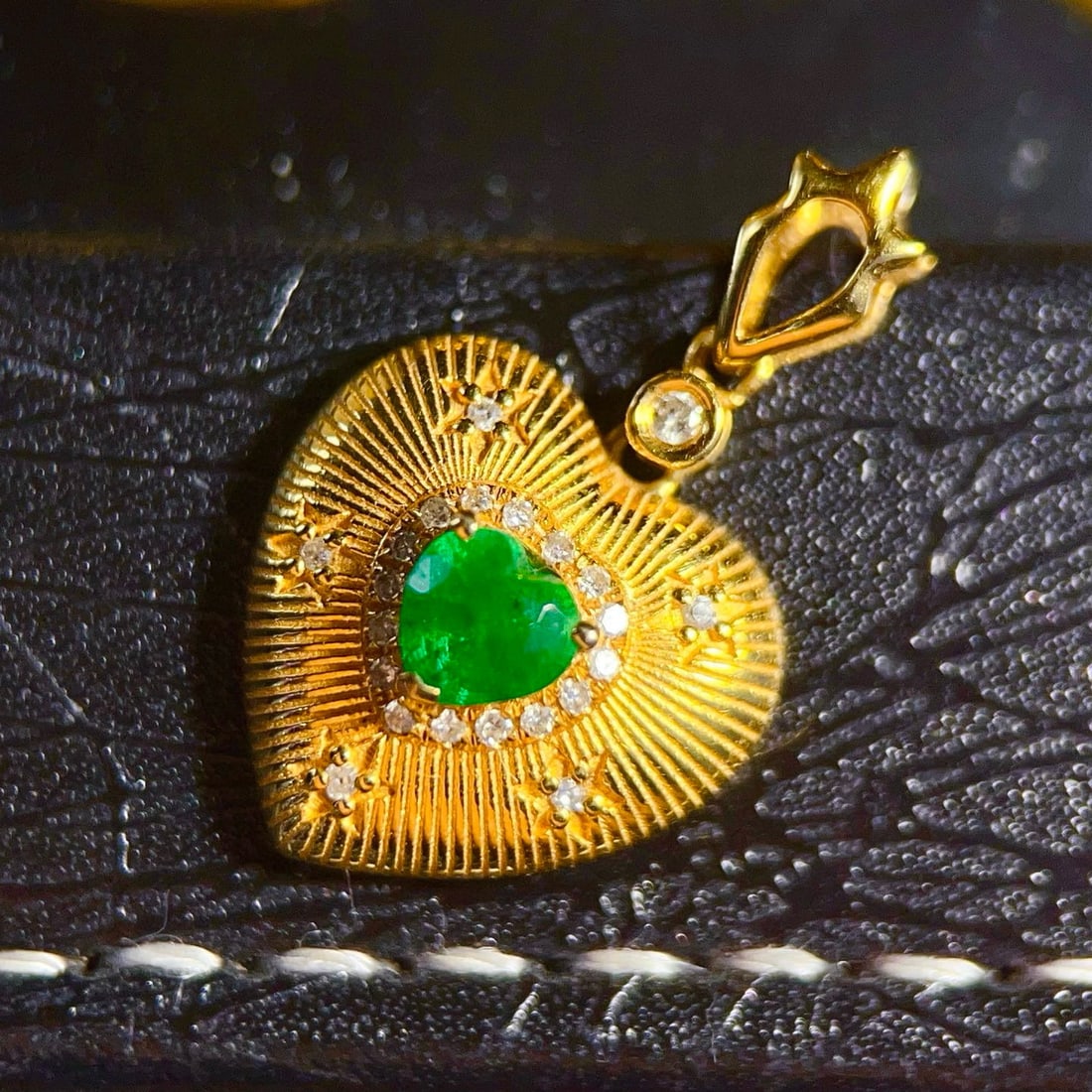 14k Gold 0.55 Ct Vivid Green Natural Emerald & Diamond Pendant( Without Chain ) - 4