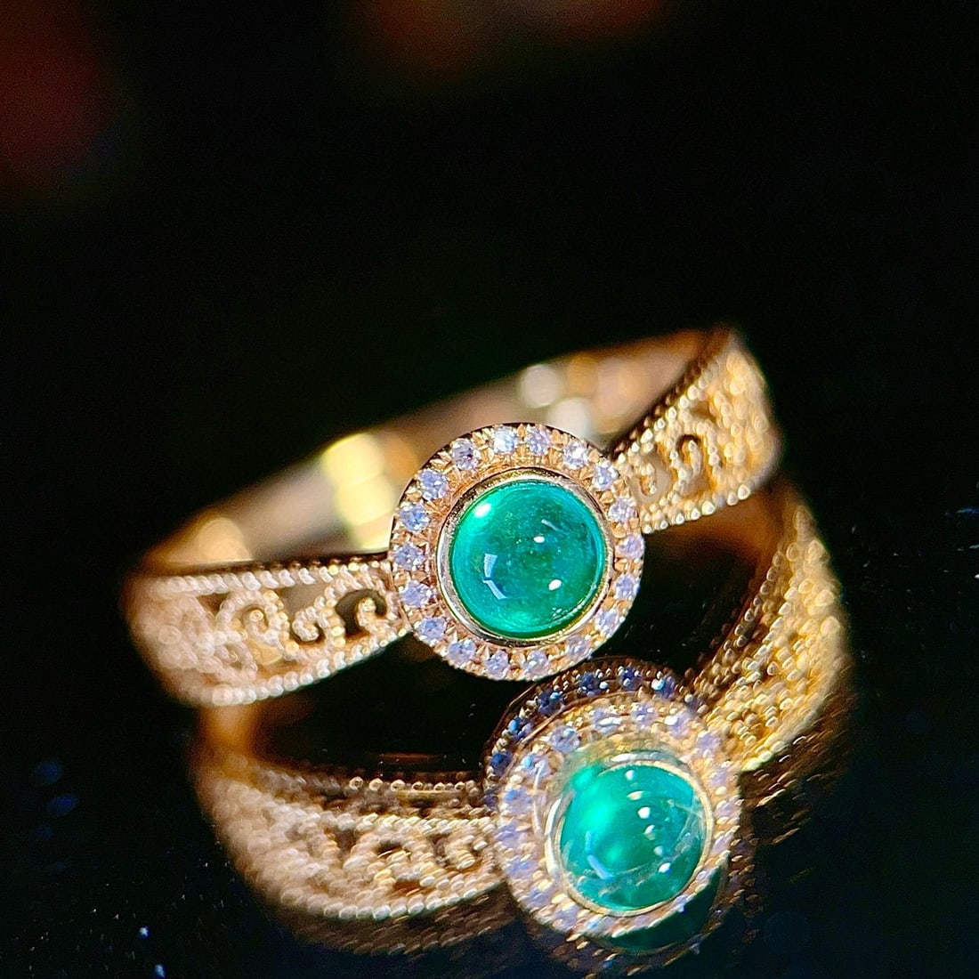 14k Gold 0.35 Ct Natural Emerald & Diamond Ring: Ref:231068193 // gold content:14k gold // ring size:7. 25us // // main gemstone:emerald // shape:round // carat weight:0. 35ct // color:green // treatment:natural // cut grade:g // // adjacent gemston