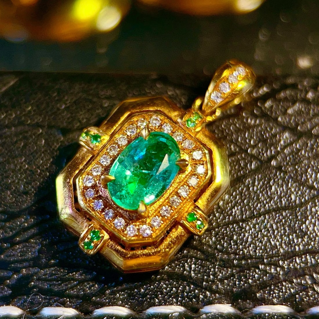 14k Gold 0.58 Ctw Natural Emerald & Diamond Pendant( Without Chain ) - 4