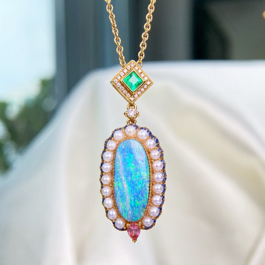 14k Gold 4.30 Ct Natural Opal & Diamond Pendant( Without Chain ): Ref:231068200 // gold content:14k gold // main gemstone:opal // shape:oval // carat weight:4. 30ct // color:color // treatment:natural // // adjacent gemstone 2 : diamond // shape:round // clarity gra