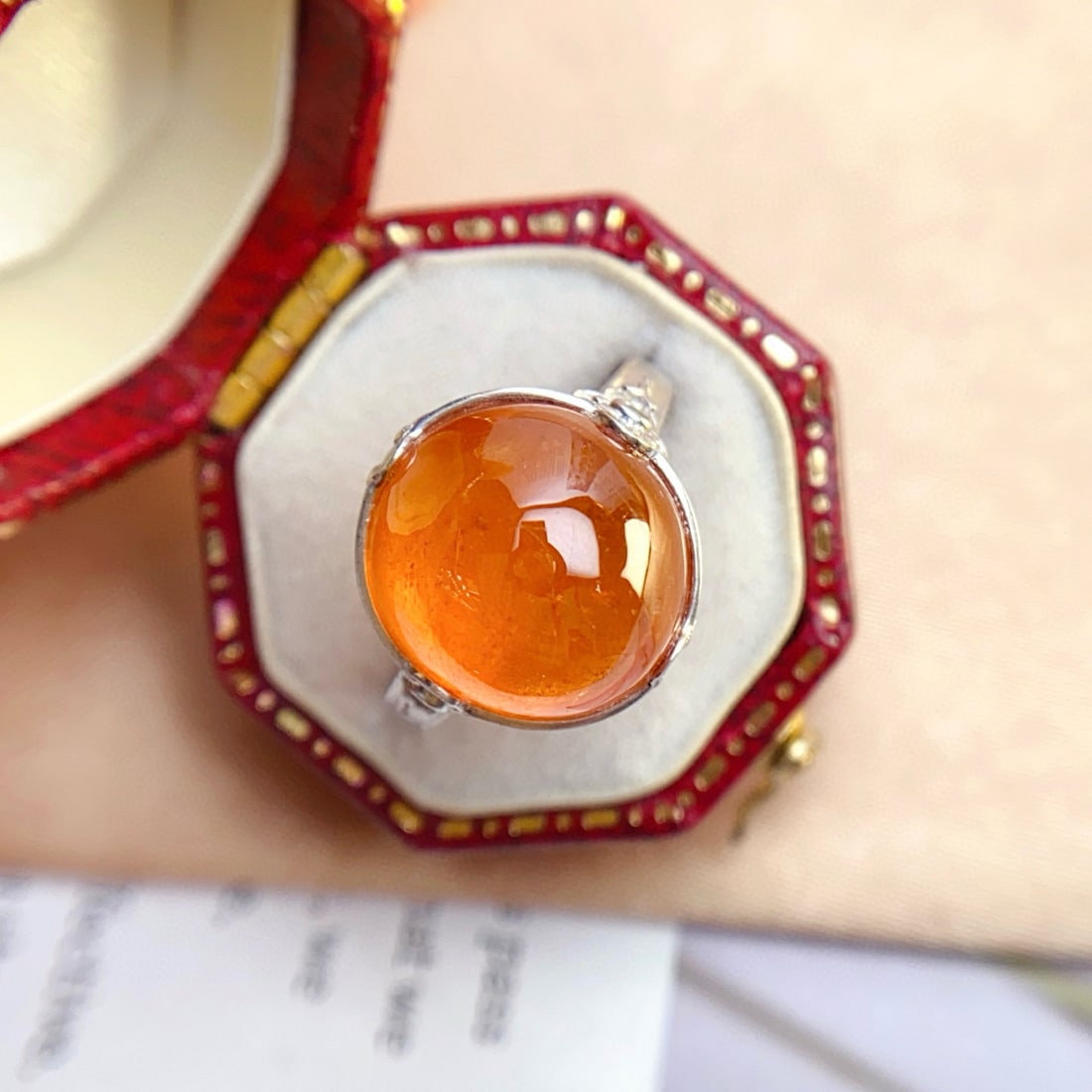14k Gold 13.50 Ct Natural Spessartine & Tsavorite Ring: Ref:231068211 // gold content:14k gold // ring size:7. 25us // // main gemstone:spessartine // shape:oval // carat weight:13. 50ct // color:orange // treatment:natural // // adjacent gemstone 2 :