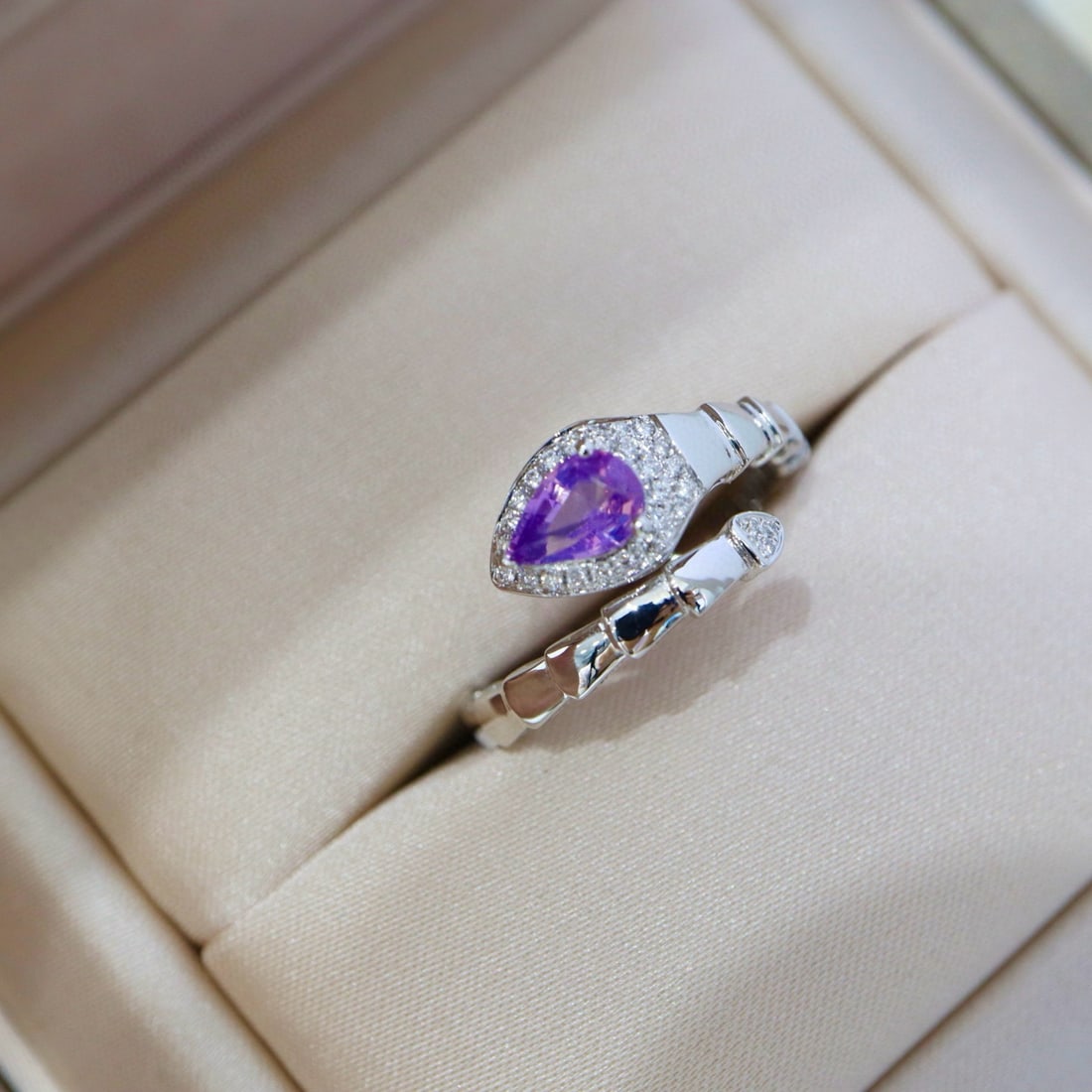 14k Gold 0.72 Ctw Natural Sapphire & Diamond Ring: Ref:231068224 // gold content:14k gold // ring size:7. 25us // // main gemstone:sapphire // shape:pear // carat weight:0. 61ct // color:purple // treatment:natural // // adjacent gemstone 2 : diamond