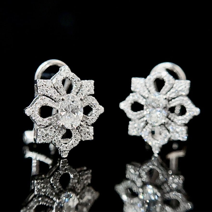 14k Gold 0.89 Ctw Natural H Diamond Earrings: Ref:231068242 // gold content:14k gold // main gemstone:diamond // shape:oval // carat weight:0. 60ct // clarity grade:vs-si // color:h // treatment:natural // // adjacent gemstone 2 : diamond //