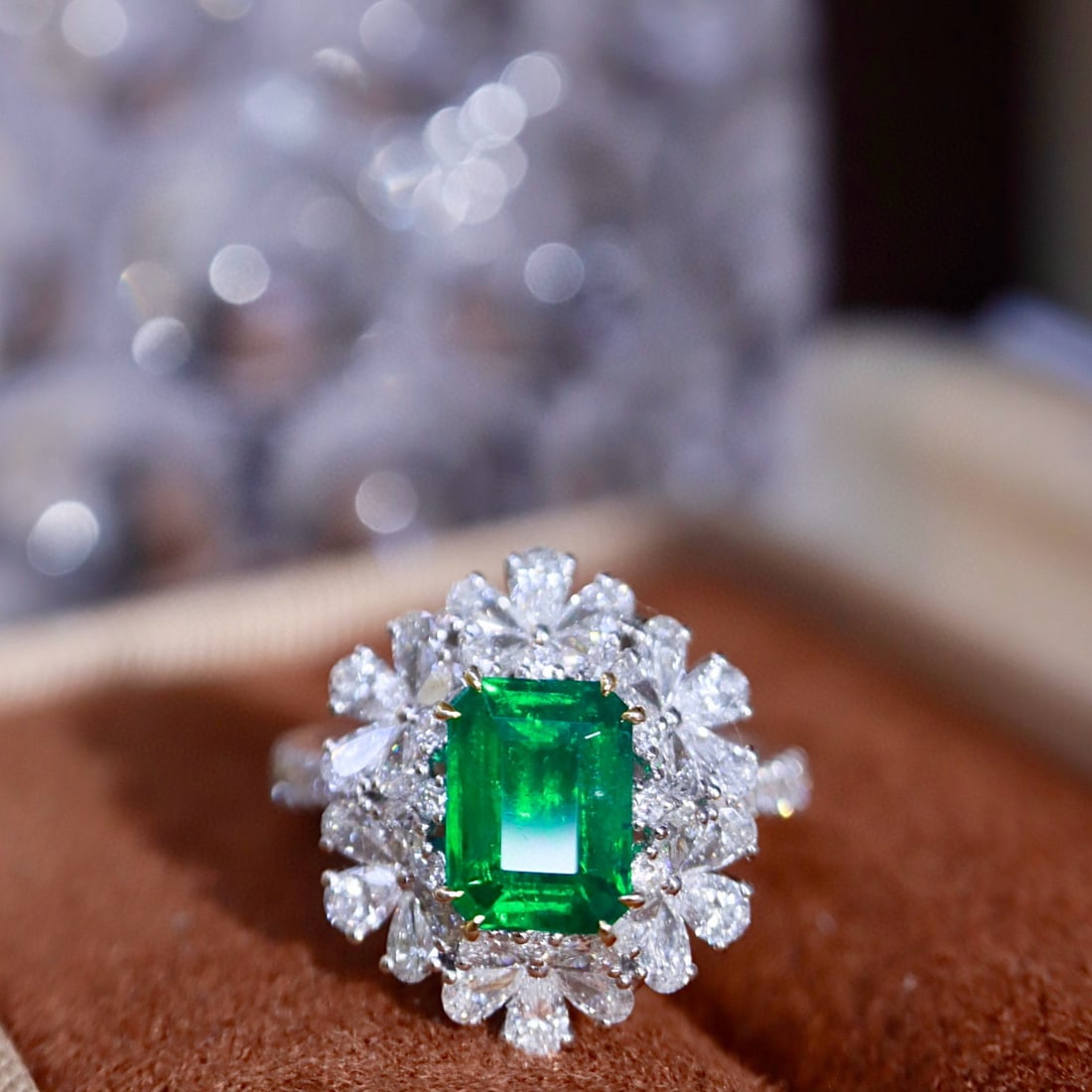 14k Gold 3.07 Ctw Vivid Green Natural Emerald & Diamond Ring: Ref:231068262 // gold content:14k gold // ring size:7. 25us // // main gemstone:emerald // shape:octagonal // carat weight:1. 40ct // color:vivid green // treatment:natural // // adjacent gemstone 2