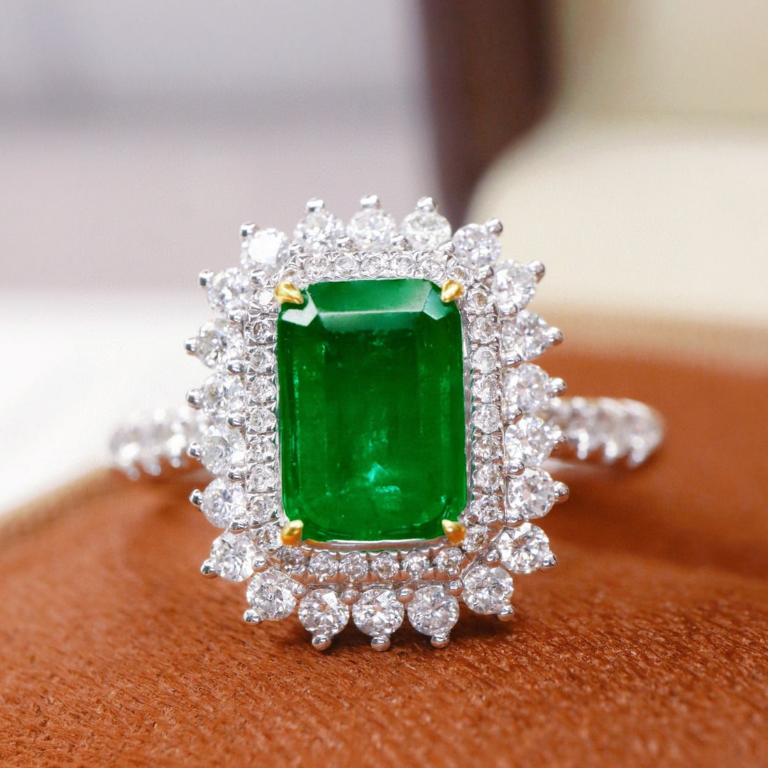 14k Gold 1.53 Ctw Vivid Green Natural Emerald & Diamond Ring - 3
