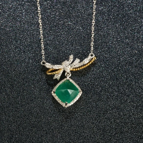 14k Gold 2.65 Ctw Vivid Green Natural Emerald & Diamond Necklace: Ref:231068320 // gold content:14k gold // main gemstone:emerald // shape:sugar-loaf // carat weight:2. 5ct // color:vivid green // treatment:natural // // adjacent gemstone 2 : diamond // shape:round 