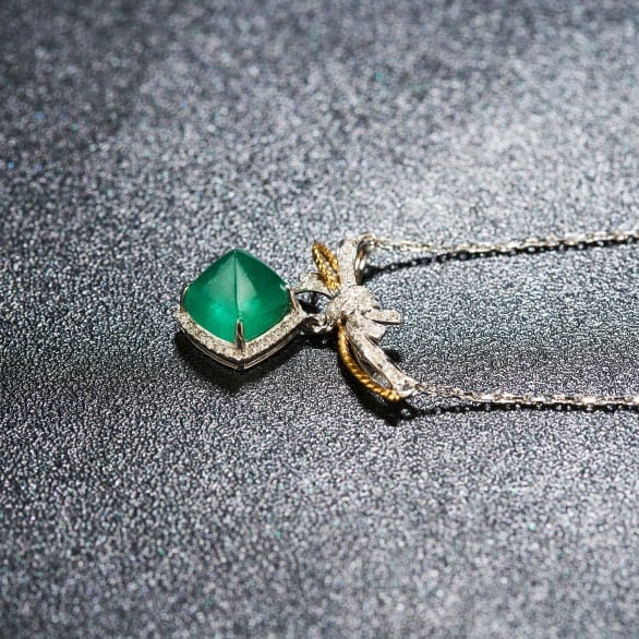 14k Gold 2.65 Ctw Vivid Green Natural Emerald & Diamond Necklace - 4