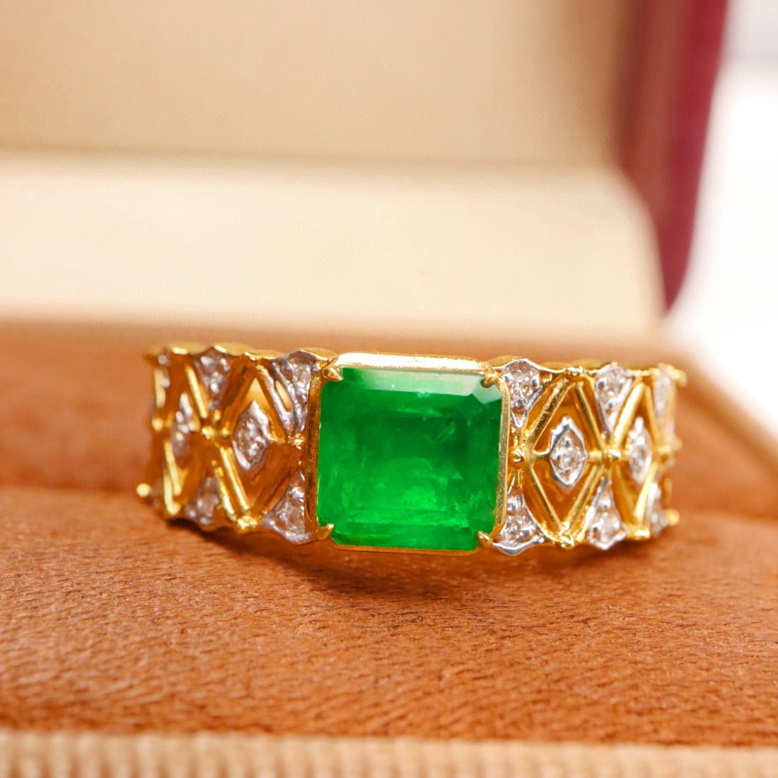 14k Gold 1.09 Ctw Vivid Green Natural Emerald & Diamond Ring - 3