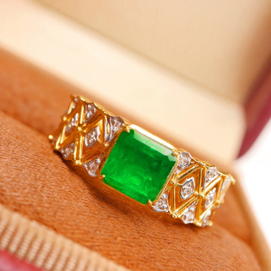 14k Gold 1.09 Ctw Vivid Green Natural Emerald & Diamond Ring - 5