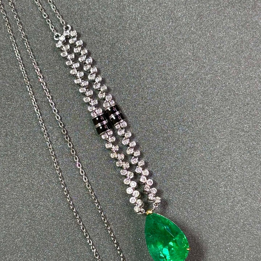 14k Gold 4.78 Ct Vivid Green Natural Emerald & Diamond Necklace - 9