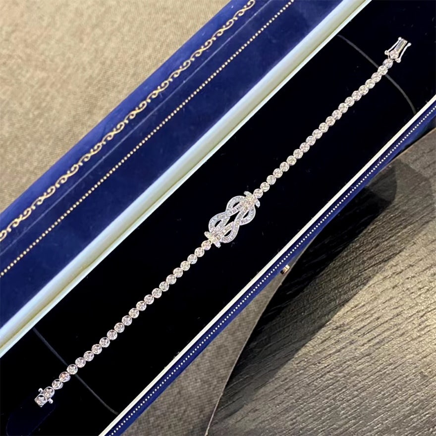 14k Gold 1 Ct Natural H Diamond Bracelet: Ref:231068364 // gold content:14k gold // main gemstone:diamond // shape:multiply // carat weight:1ct // clarity grade:vs-si // color:h // treatment:natural // Condition: New Low Estimate: 5300.00