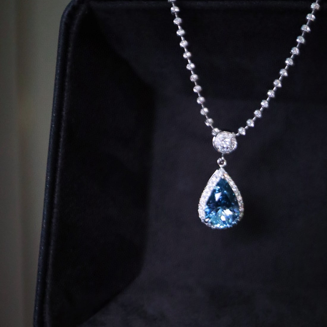 14k Gold 1.98 Ctw Natural Aquamarine & Diamond Pendant( Without Chain ): Ref:231068408 // gold content:14k gold // main gemstone:aquamarine // shape:pear // carat weight:1. 78ct // color:santa maria color // treatment:natural // // adjacent gemstone 2 : diamond //